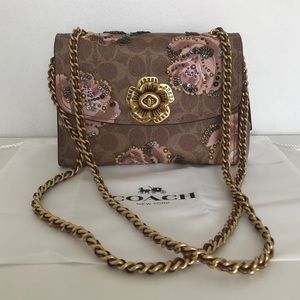 (NWT) Coach Parker 18 Shoulder Bag